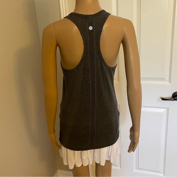 EUC LULULEMON Tank - Picture 6 of 8
